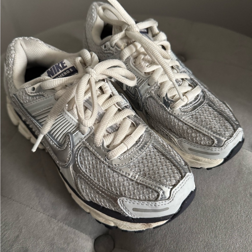 Nike Women’s Vomero 5 Size:6